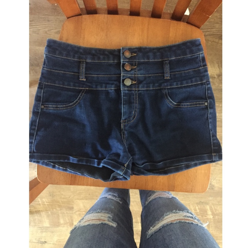 Highwaisted soft jean shorts